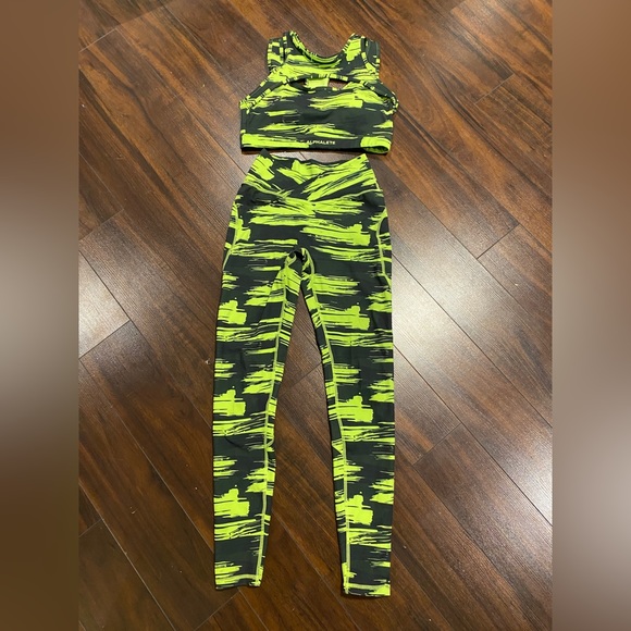 Alphalete Surface Matching Set - Picture 1 of 6